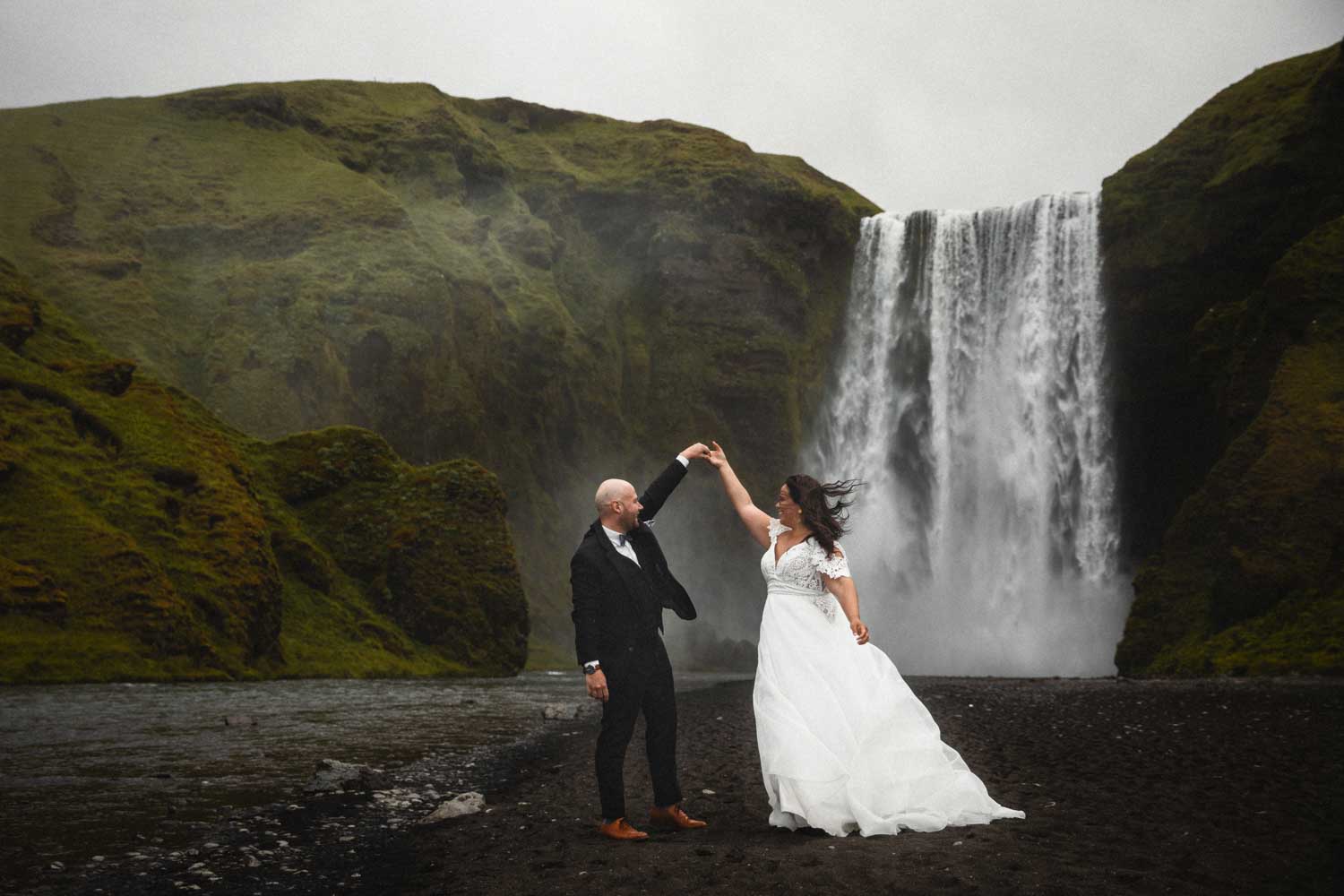 elopement iceland wedding photography skogafoss 3 von 31 2