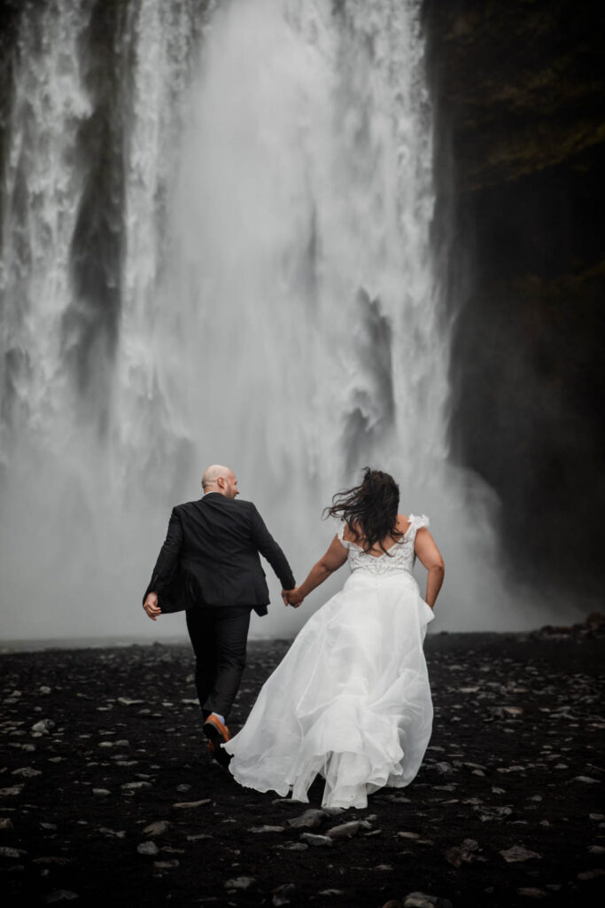 elopement iceland wedding photography skogafoss (9 von 31)